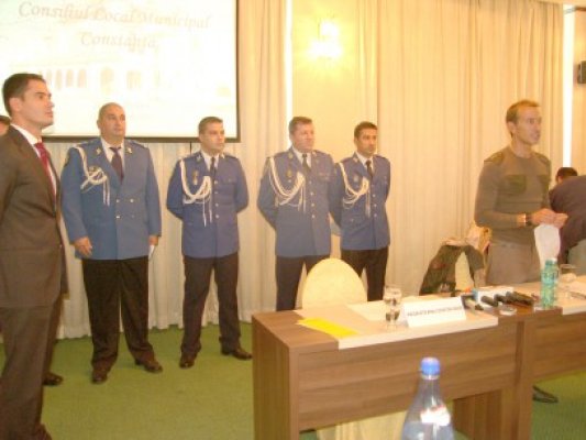 Jandarmii de la Gruparea Mobilă Tomis, felicitaţi de Mazăre